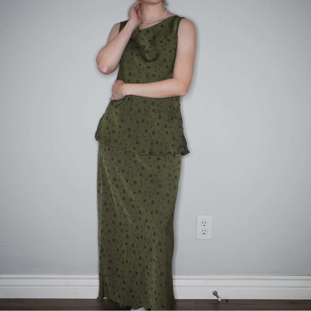 Vintage Jonathan Martin Studio Polyester Womens Skirt and Top Set in olive green